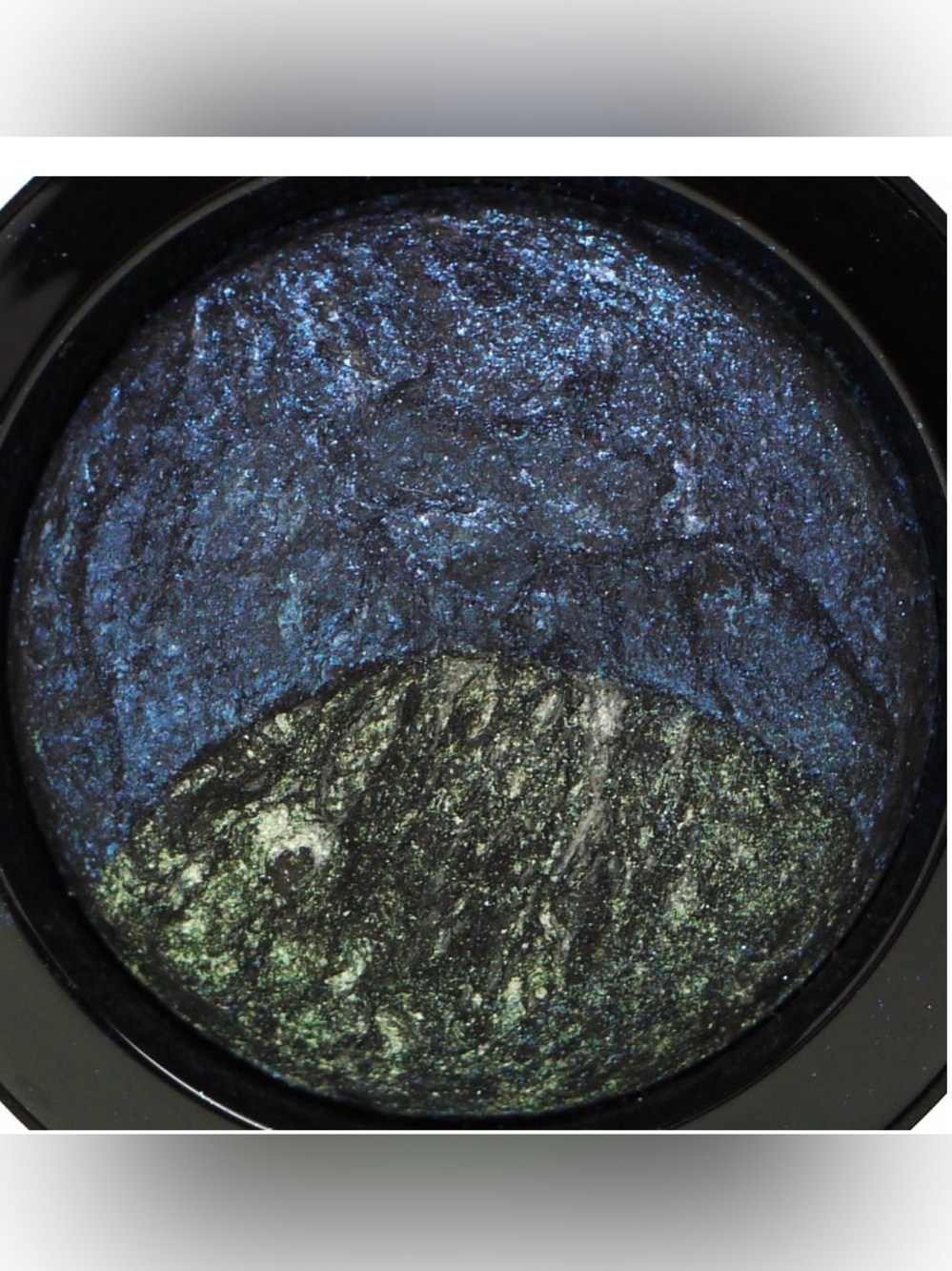 MAC Cosmetics Villains collection - she who dares mineralize eye shadow
